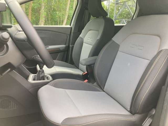 Fahrzeugbild eines Dacia Jogger