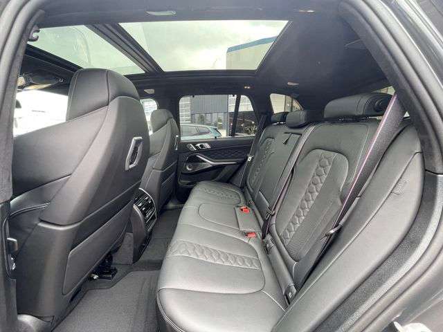 Fahrzeugbild eines BMW X5