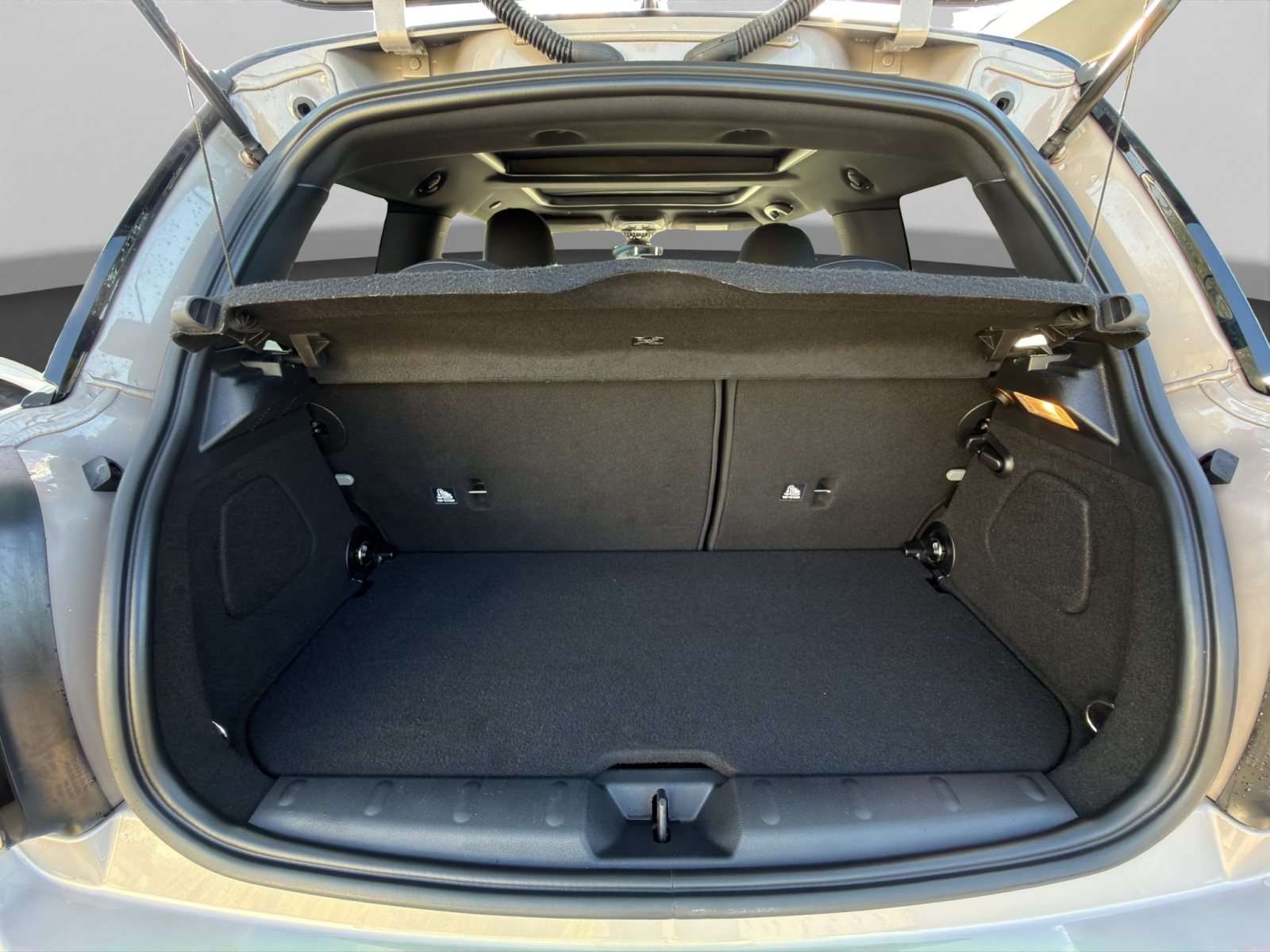 Fahrzeugbild eines MINI COOPER