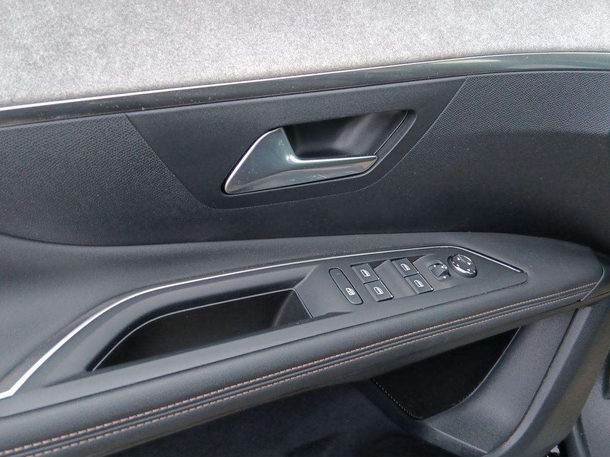 Fahrzeugbild eines Peugeot 3008