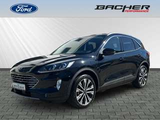 Schräge Frontansicht auf einen Ford Kuga , freigestellt