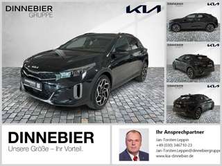 Schräge Frontansicht auf einen Kia XCeed , freigestellt