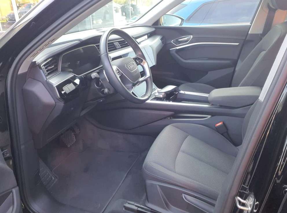 Fahrzeugbild eines Audi e-tron