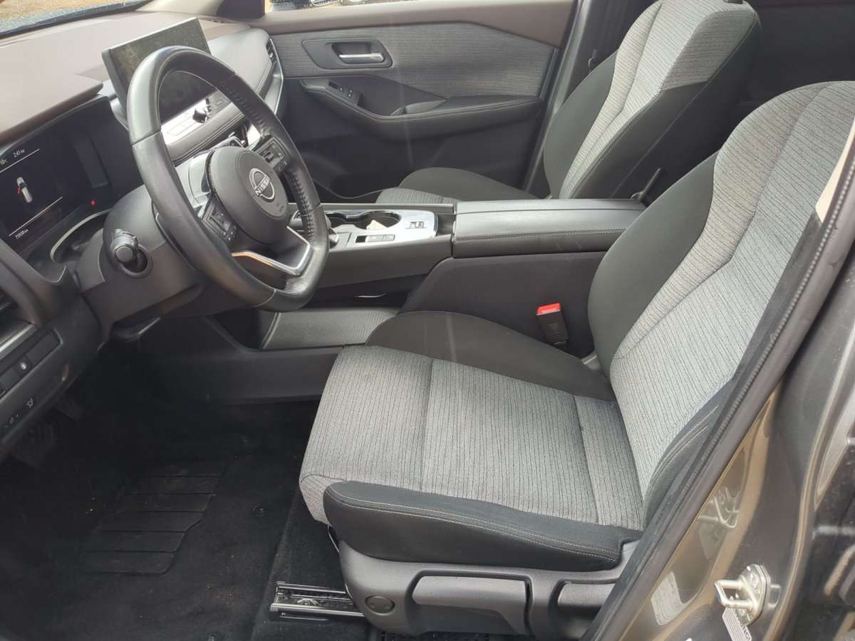 Fahrzeugbild eines Nissan X-TRAIL