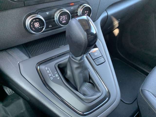 Fahrzeugbild eines Renault Kangoo E-TECH