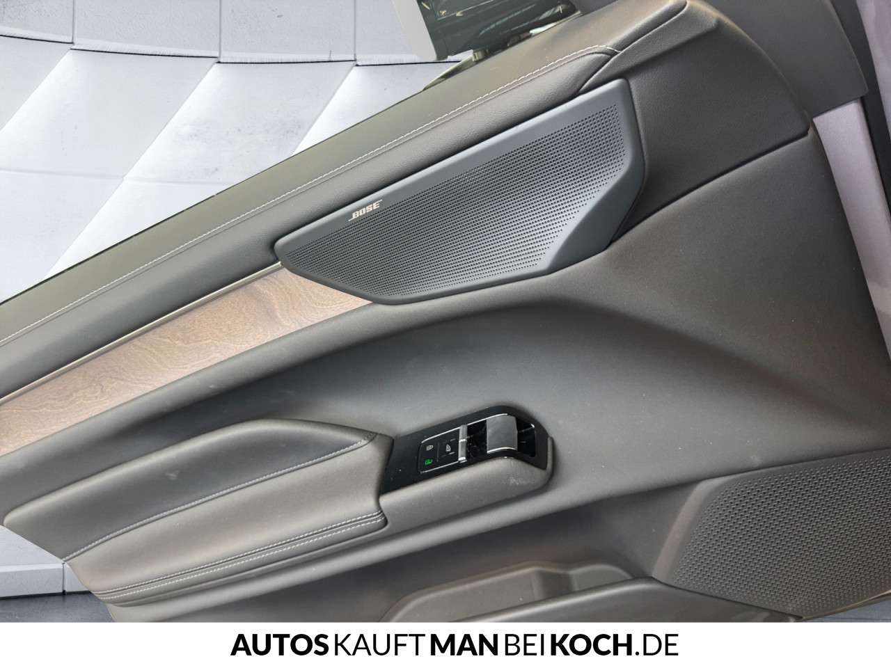 Fahrzeugbild eines Volvo ES90
