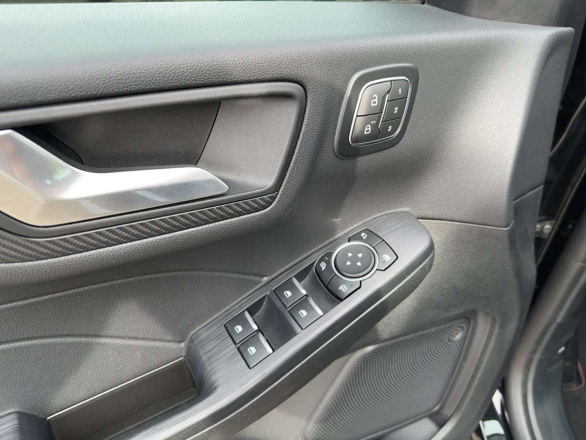 Fahrzeugbild eines Ford Kuga