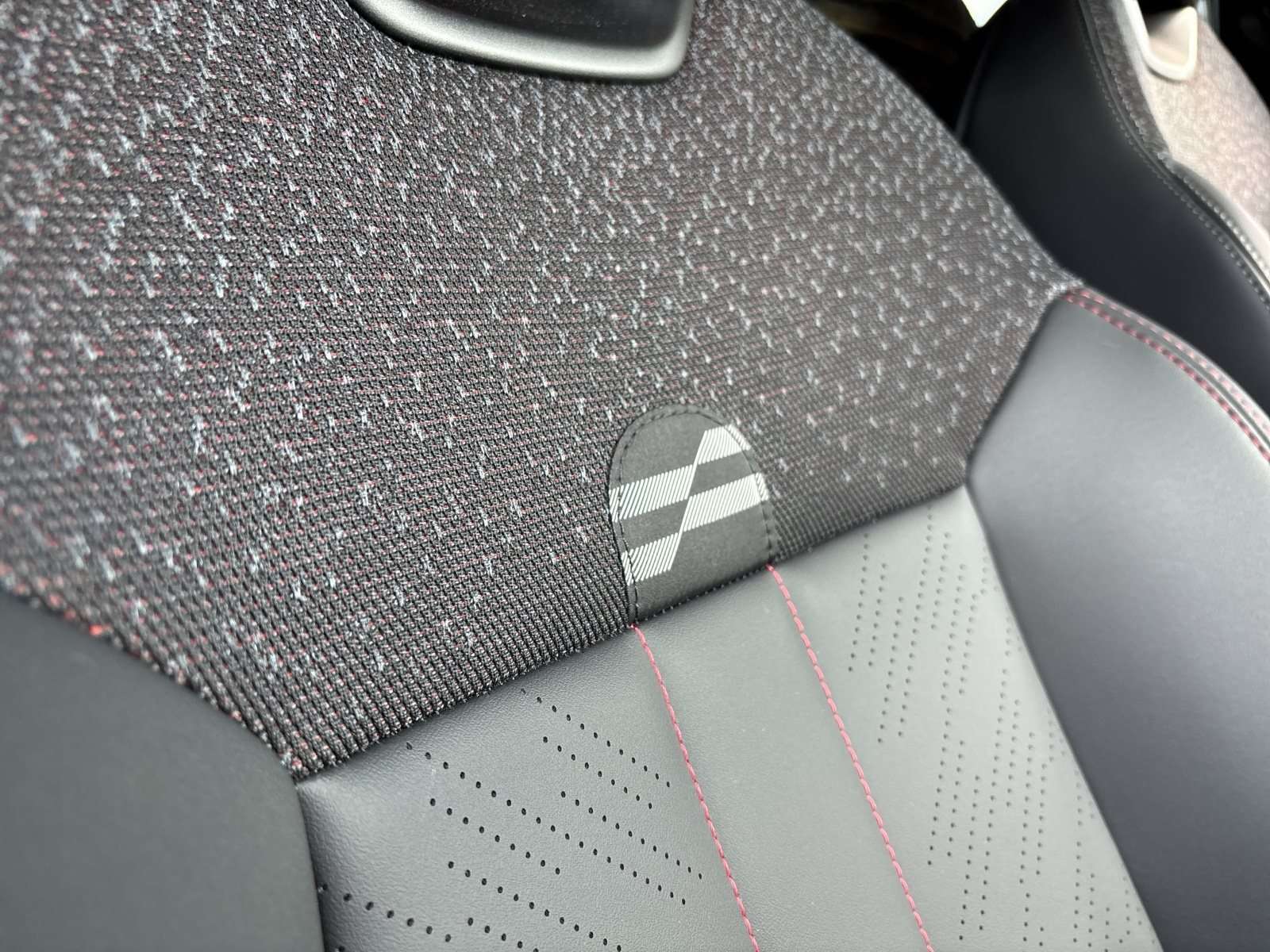 Fahrzeugbild eines MINI COOPER