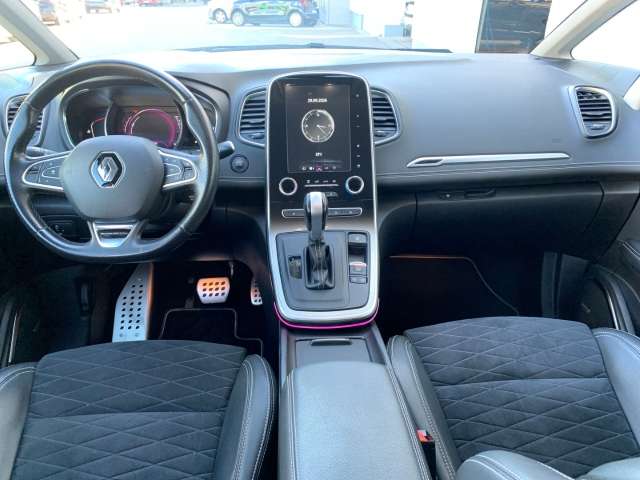 Fahrzeugbild eines Renault Grand Scénic
