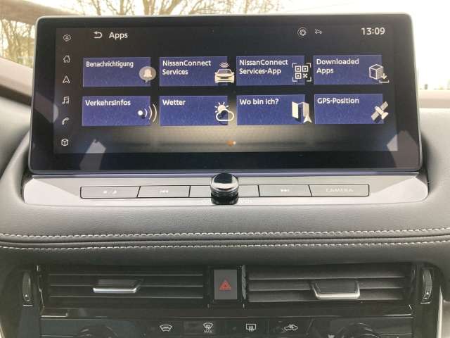 Fahrzeugbild eines Nissan X-TRAIL