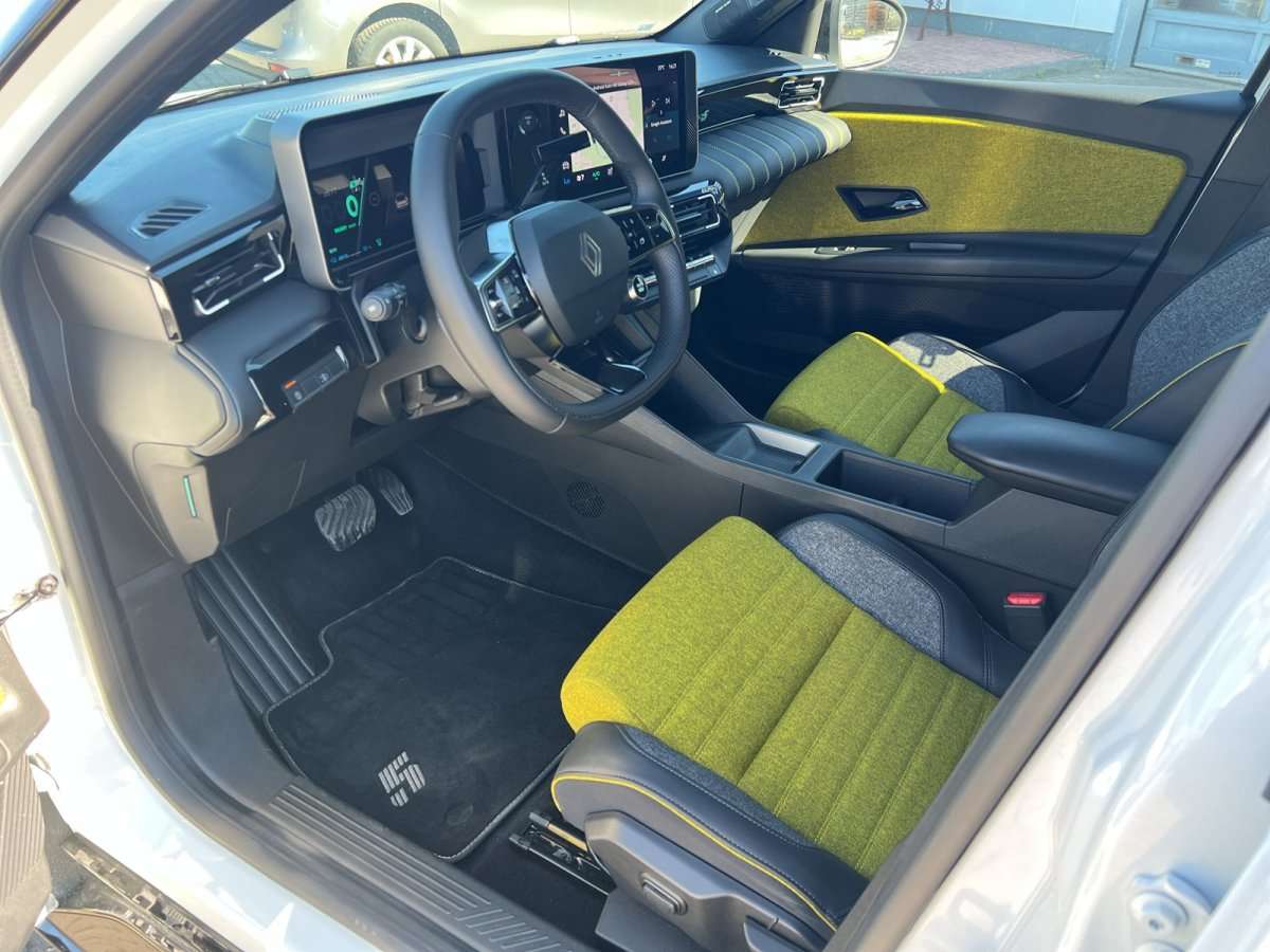 Fahrzeugbild eines Renault 5 E-TECH
