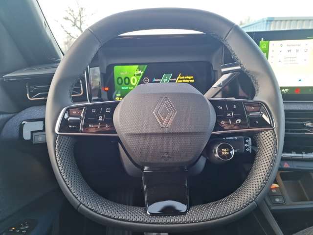 Fahrzeugbild eines Renault 4 E-TECH