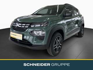 Schräge Frontansicht auf einen Dacia Spring , freigestellt