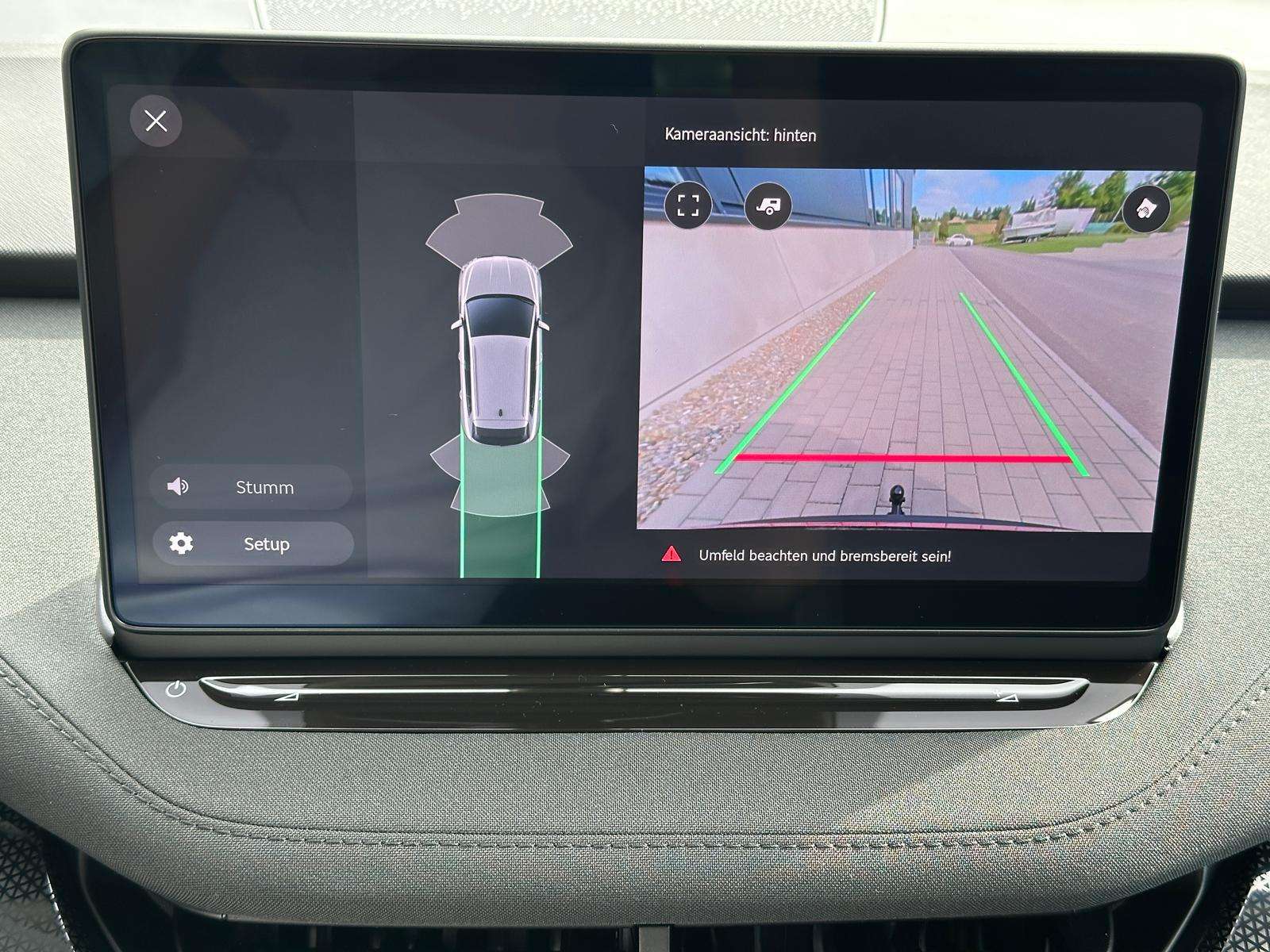 Fahrzeugbild eines Skoda ELROQ