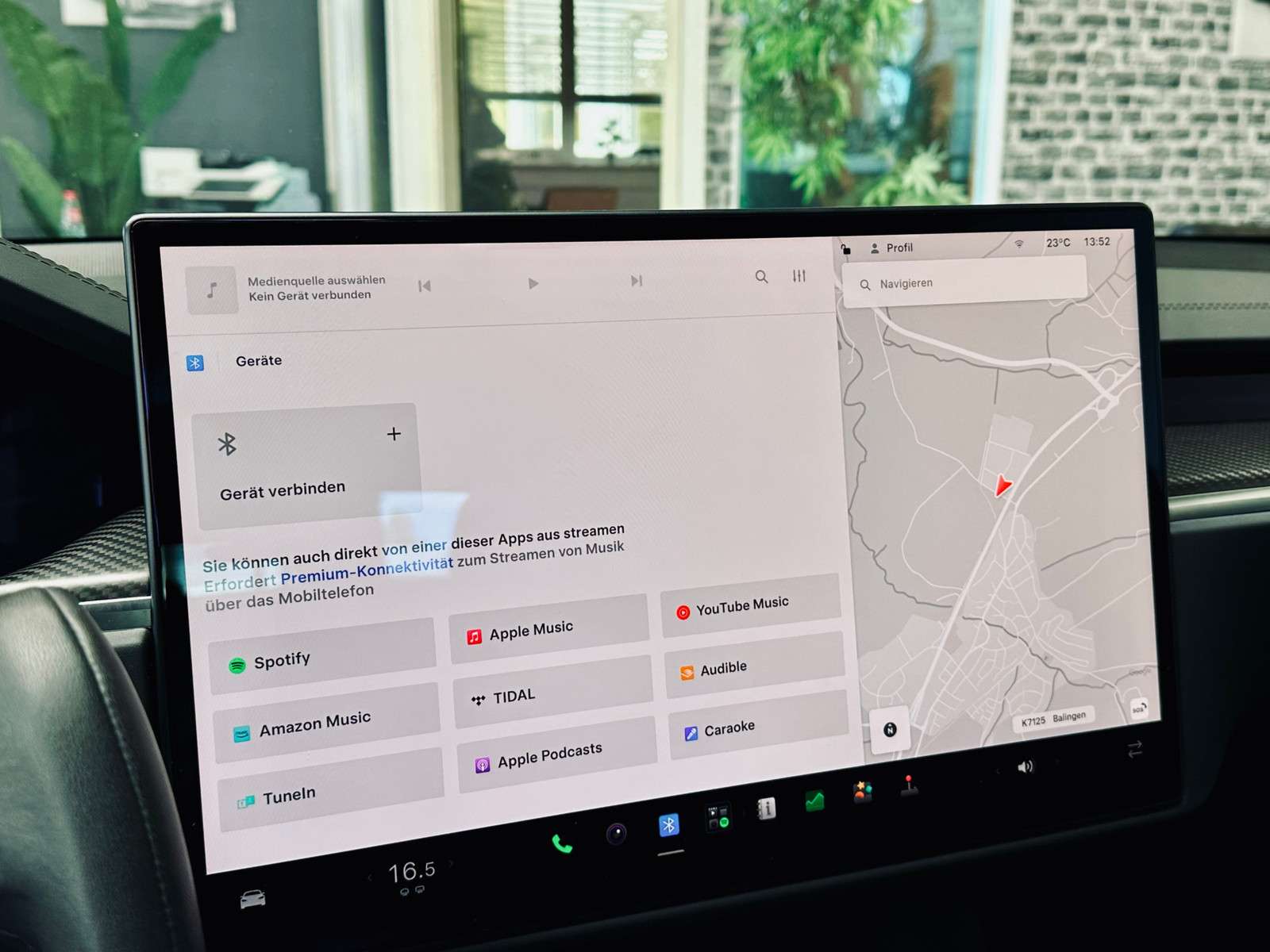 Fahrzeugbild eines TESLA Model S