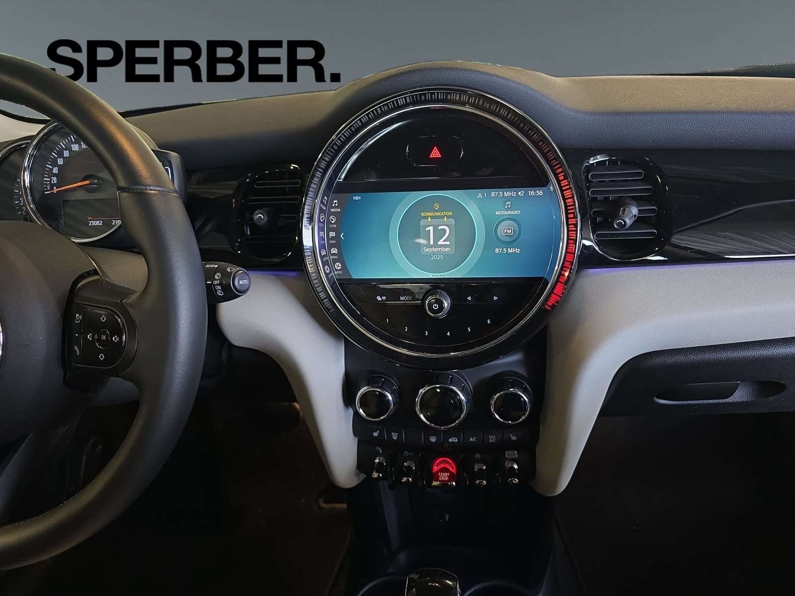 Fahrzeugbild eines MINI COOPER