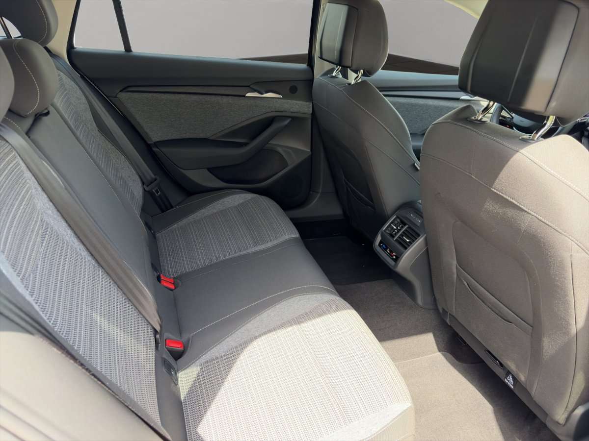 Fahrzeugbild eines Skoda Superb