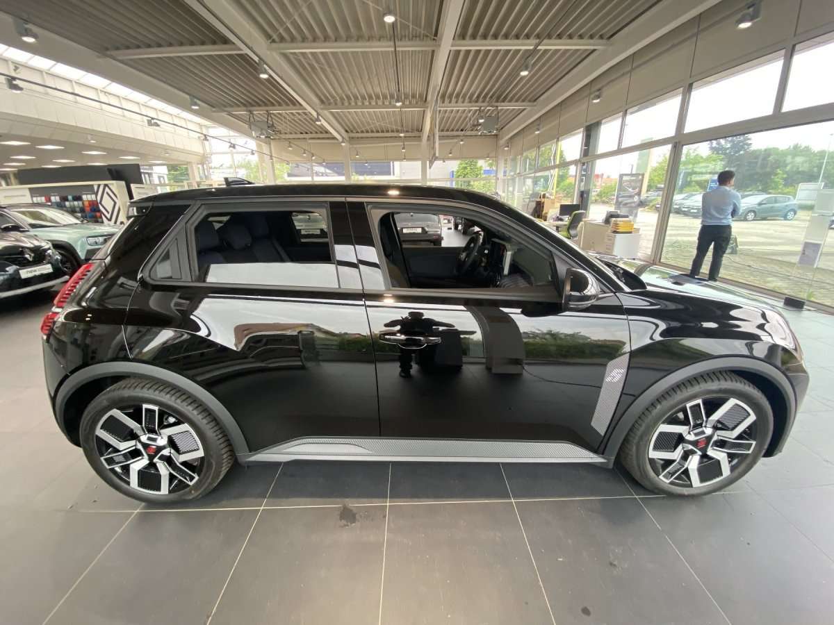 Fahrzeugbild eines Renault 5 E-TECH