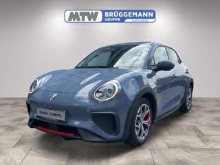 Schräge Frontansicht auf einen GWM Ora 03 , freigestellt