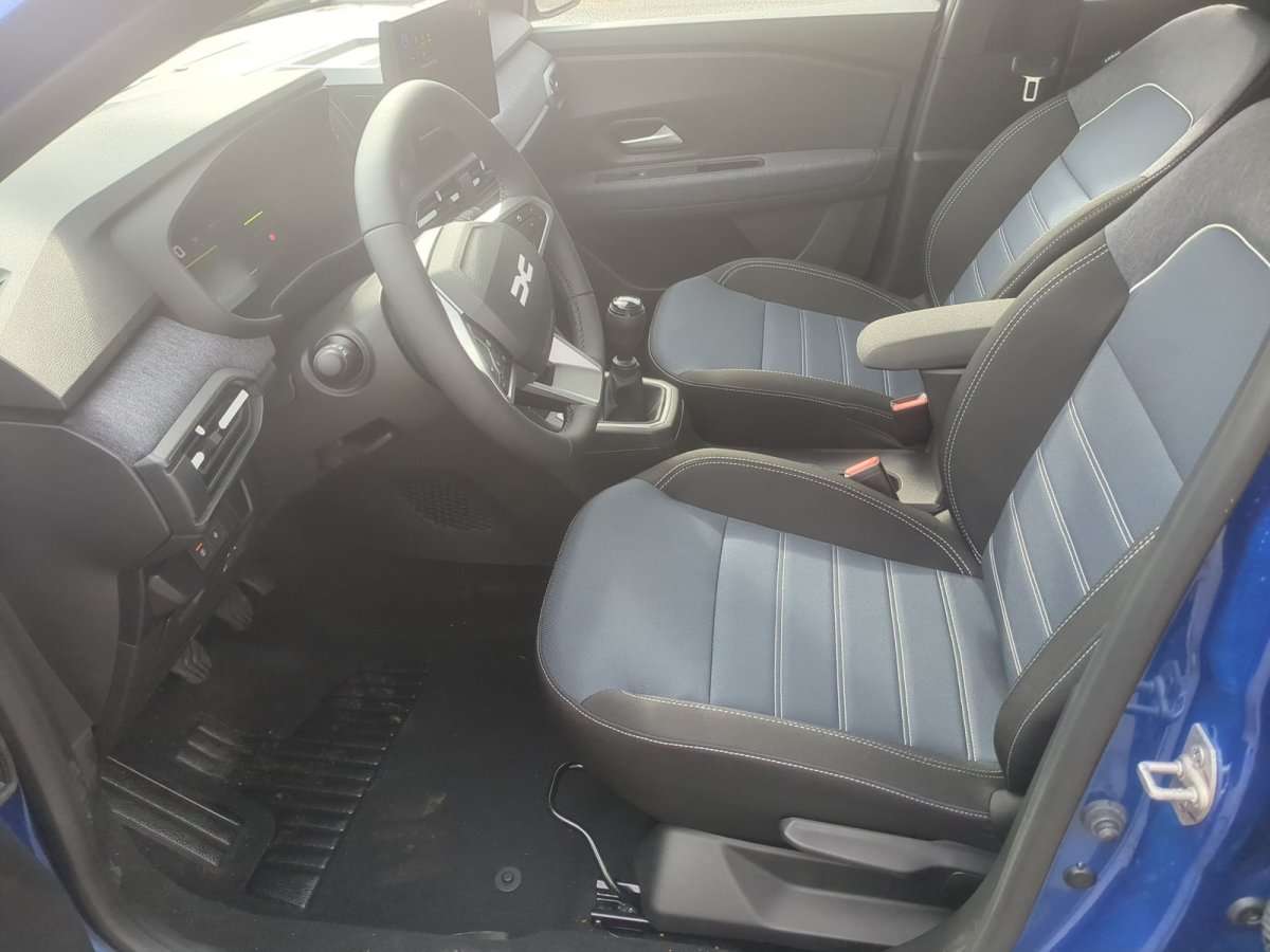 Fahrzeugbild eines Dacia Sandero