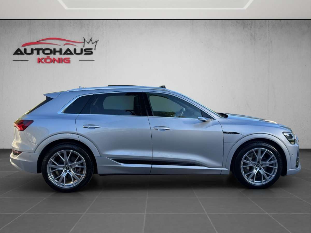 Fahrzeugbild eines Audi e-tron