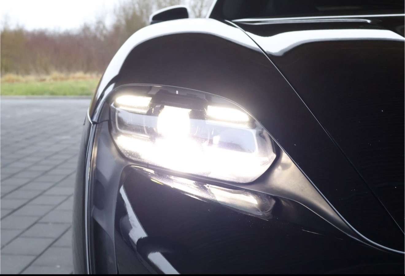 Fahrzeugbild eines Porsche Taycan