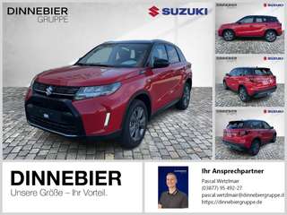 Schräge Frontansicht auf einen Suzuki Vitara , freigestellt