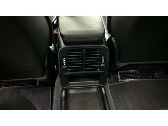 Fahrzeugbild eines Porsche Taycan