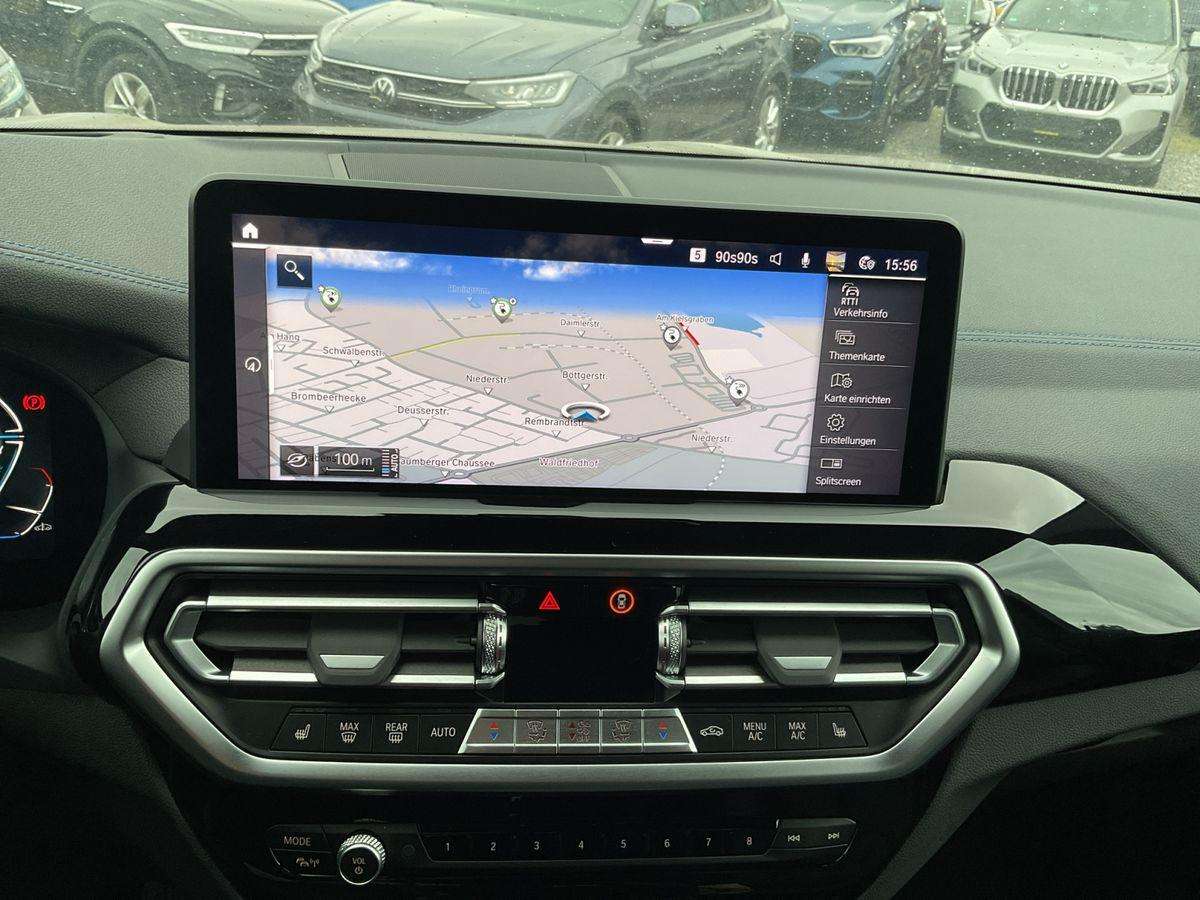 Fahrzeugbild eines BMW ix3