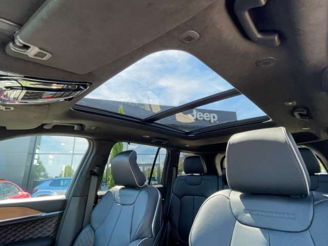 Fahrzeugbild eines Jeep Grand Cherokee