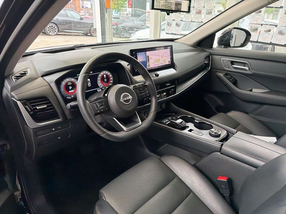 Fahrzeugbild eines Nissan X-TRAIL
