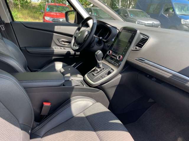 Fahrzeugbild eines Renault Grand Scénic
