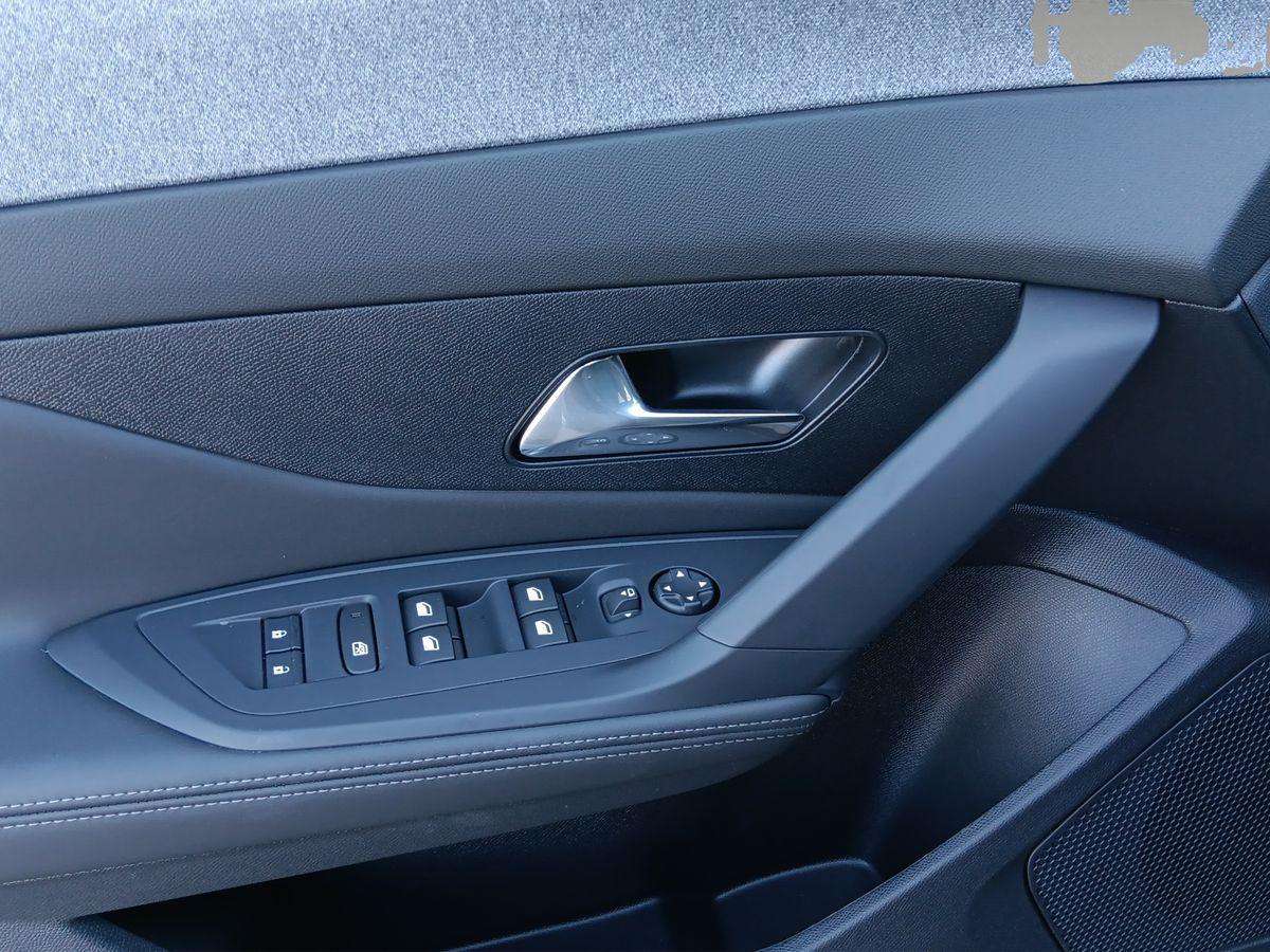 Fahrzeugbild eines Peugeot 408