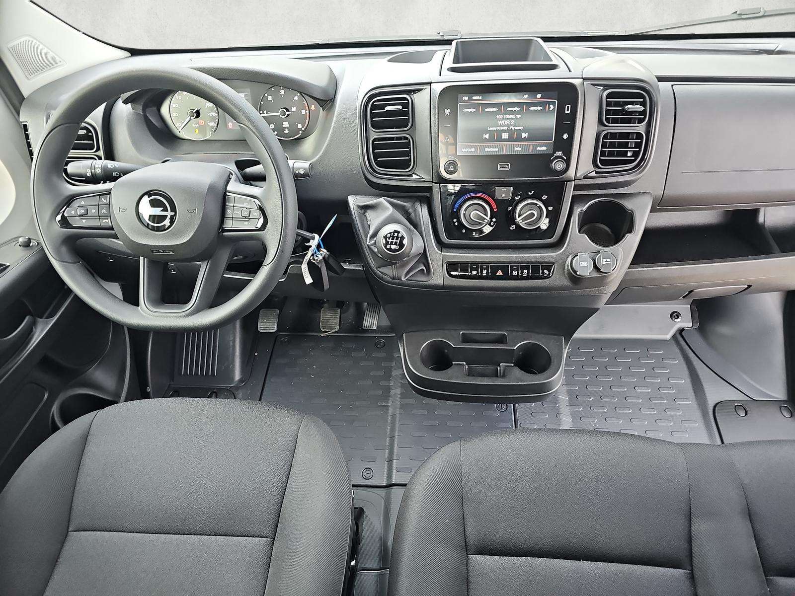 Fahrzeugbild eines Opel Movano