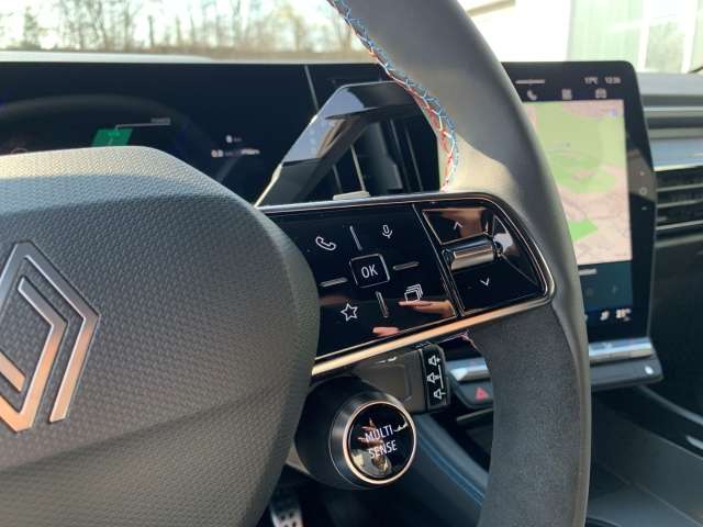 Fahrzeugbild eines Renault Rafale