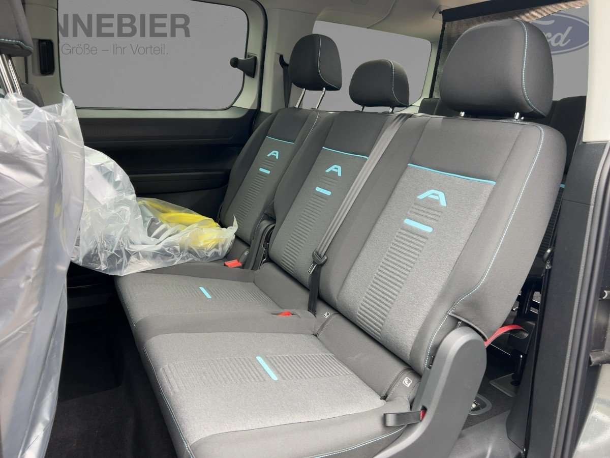 Fahrzeugbild eines Ford Grand Tourneo
