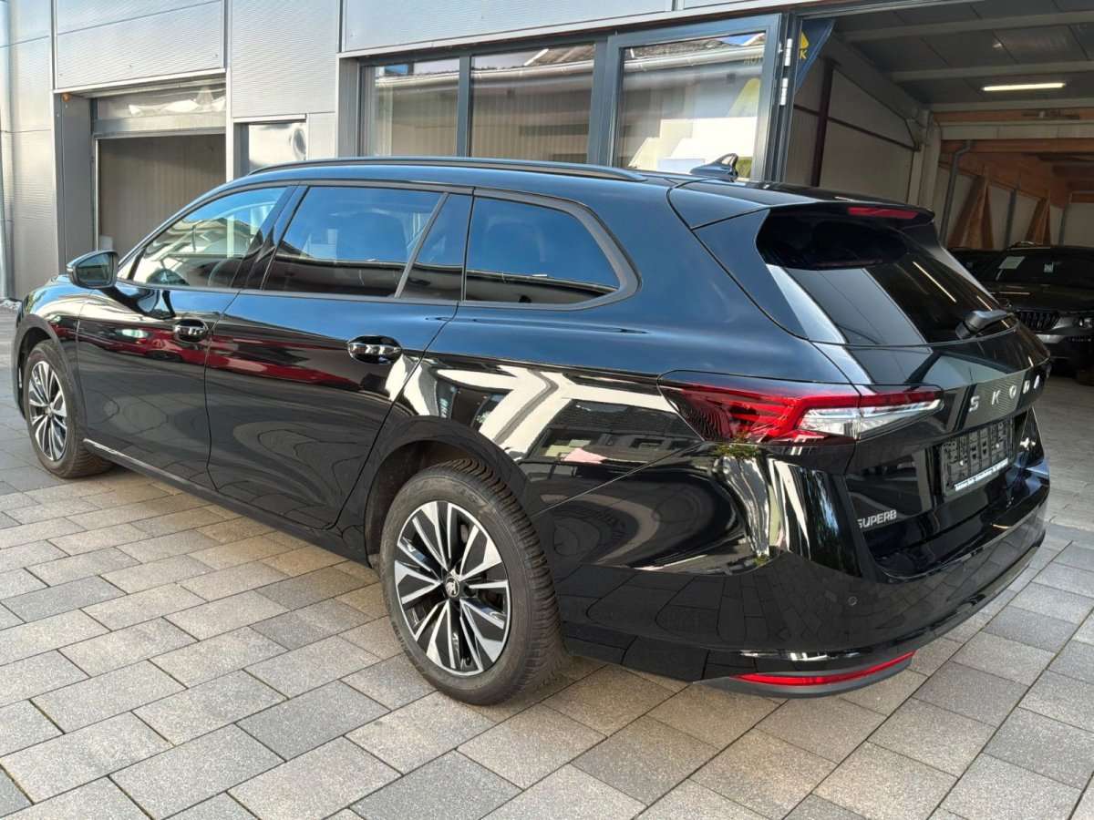 Fahrzeugbild eines Skoda Superb