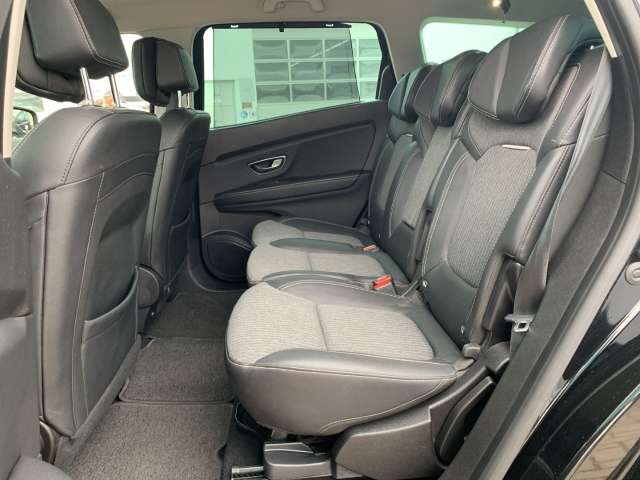 Fahrzeugbild eines Renault Grand Scénic