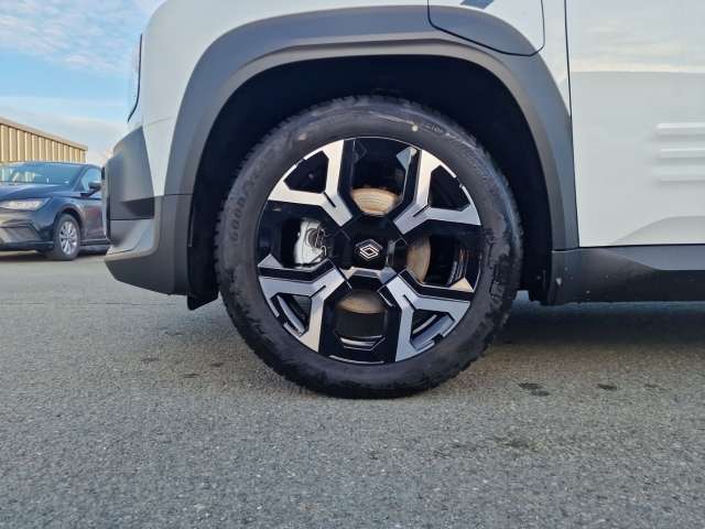 Fahrzeugbild eines Renault 4 E-TECH