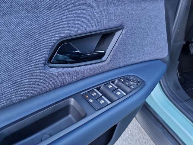 Fahrzeugbild eines Renault 4 E-TECH