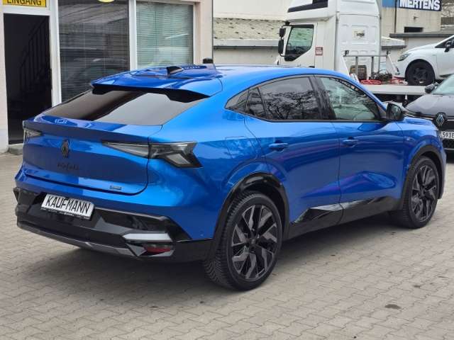 Fahrzeugbild eines Renault Rafale