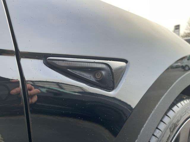 Fahrzeugbild eines TESLA Model Y