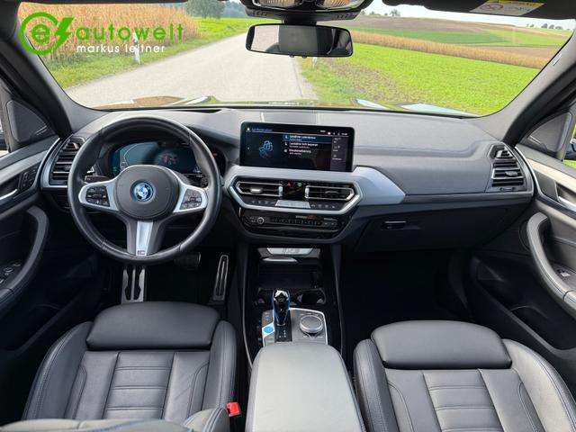 Fahrzeugbild eines BMW ix3