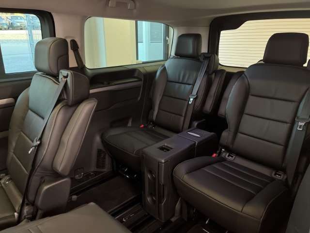 Fahrzeugbild eines Opel Zafira Life