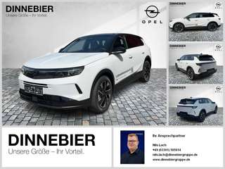 Schräge Frontansicht auf einen Opel Grandland X , freigestellt