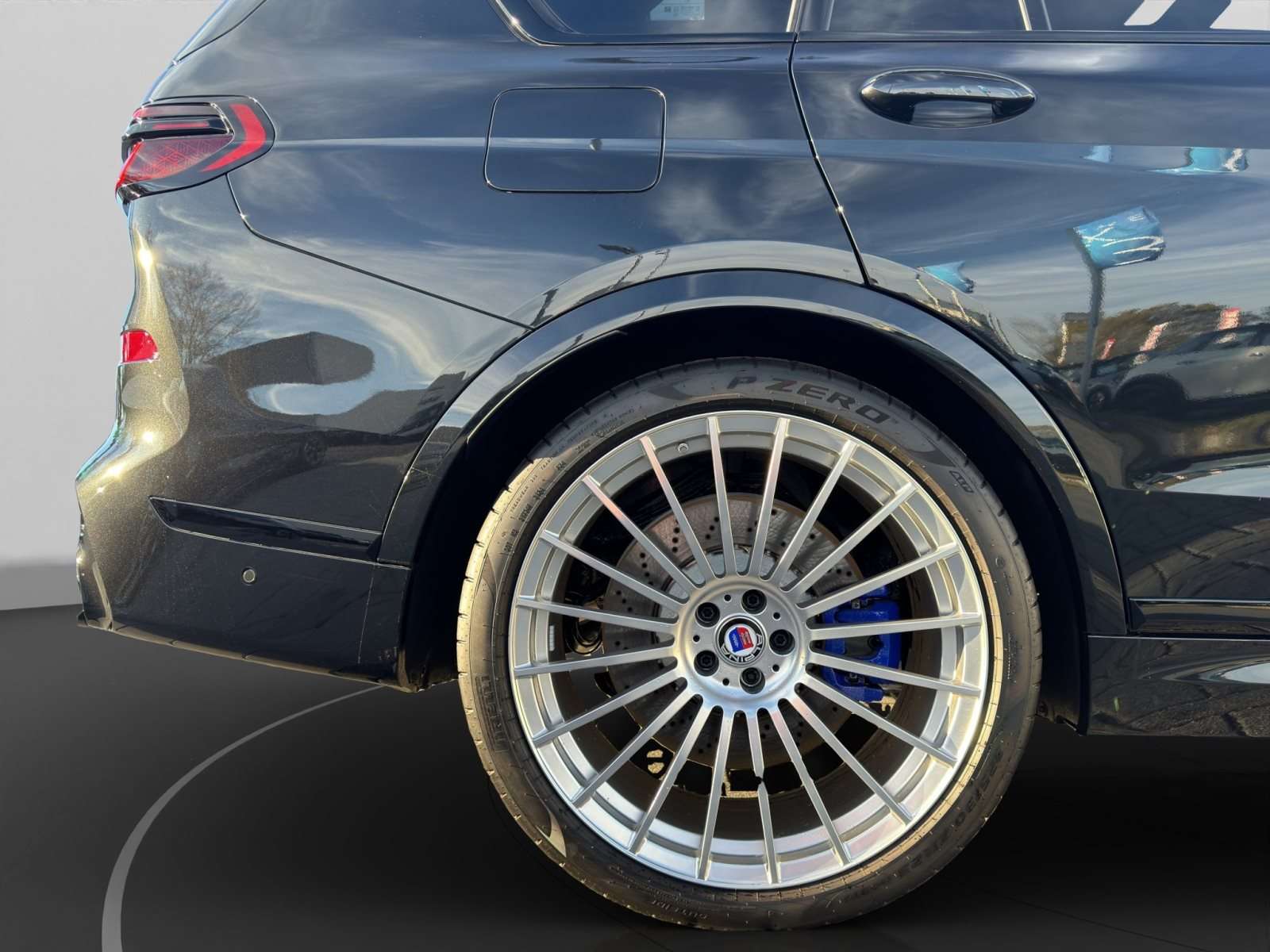 Fahrzeugbild eines Alpina XB7