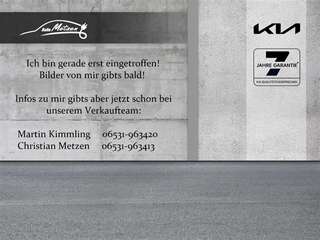 Schräge Frontansicht auf einen Kia XCeed , freigestellt