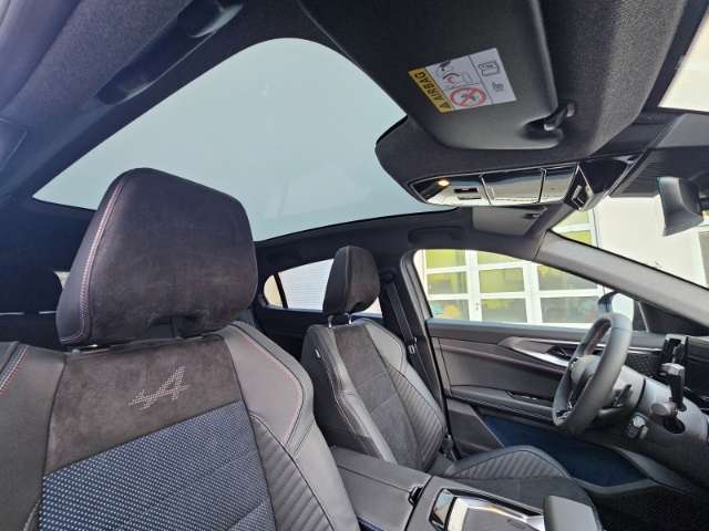 Fahrzeugbild eines Renault Rafale