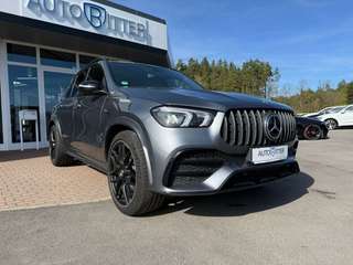 Schräge Frontansicht auf einen Mercedes-Benz GLE , freigestellt