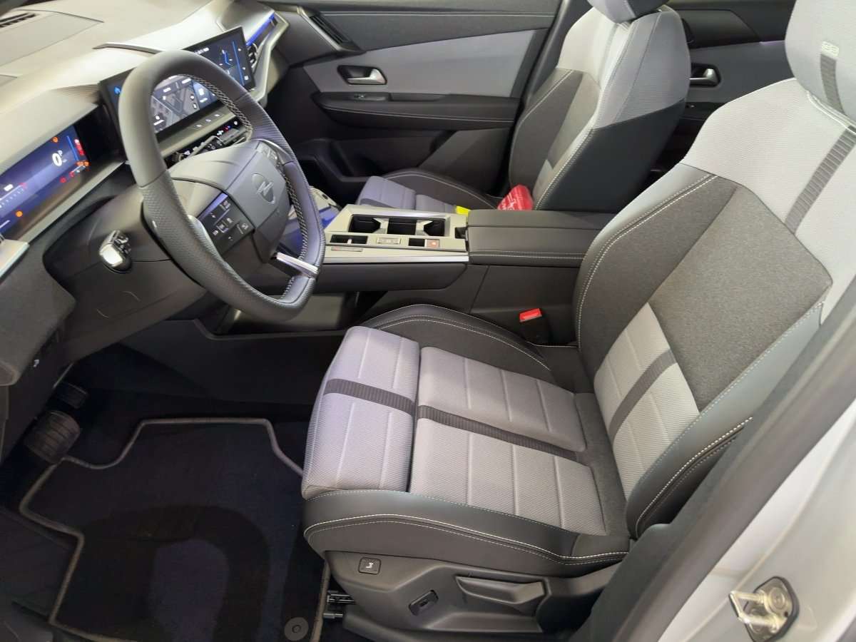 Fahrzeugbild eines Opel Grandland X